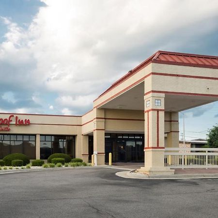 Red Roof Inn & Suites Уайтевилл Экстерьер фото