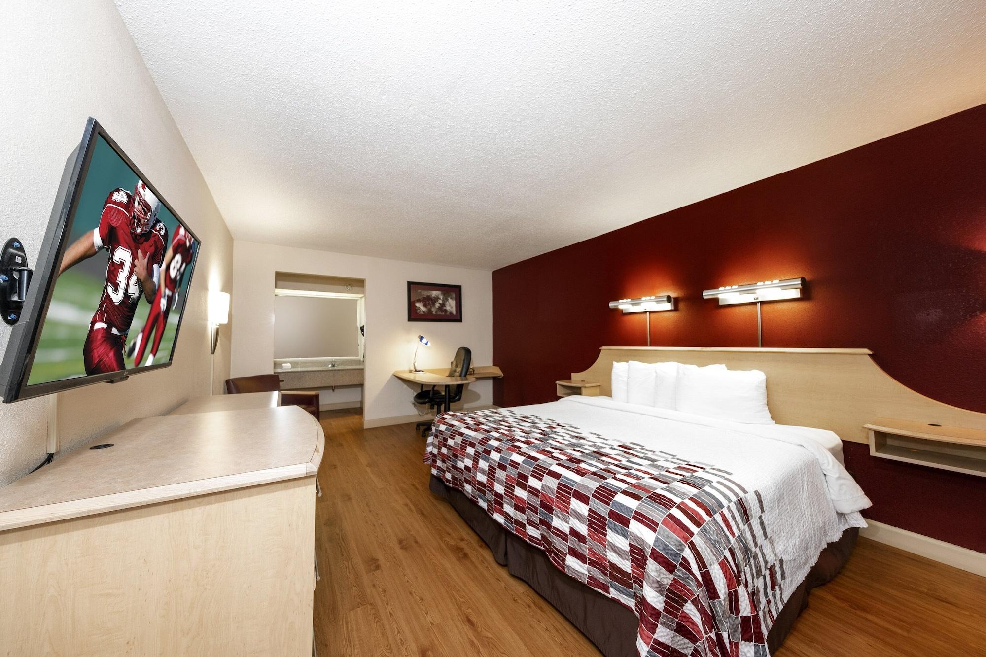 Red Roof Inn & Suites Уайтевилл Экстерьер фото