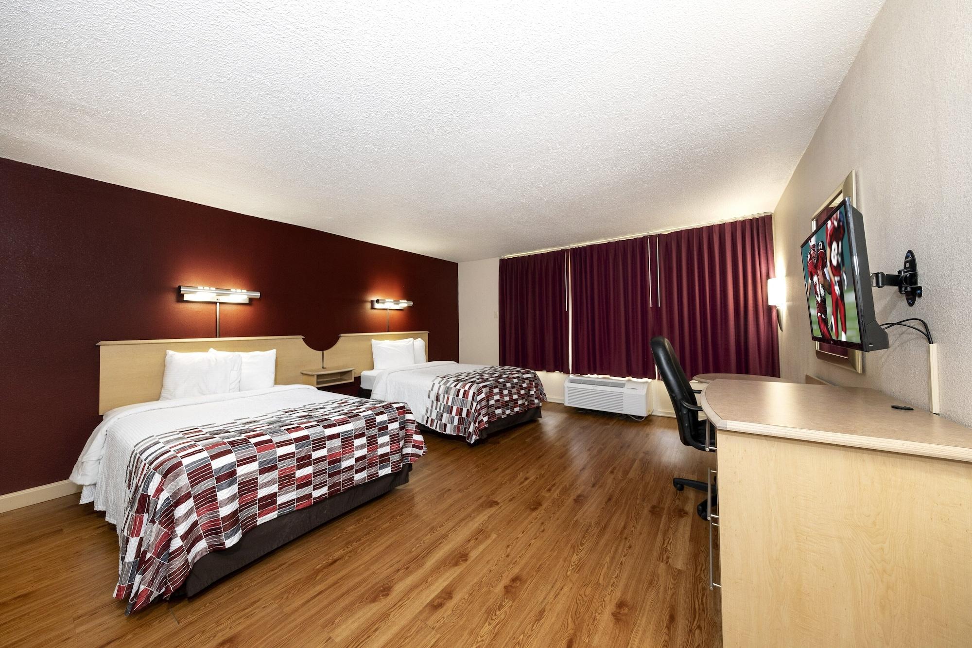 Red Roof Inn & Suites Уайтевилл Экстерьер фото