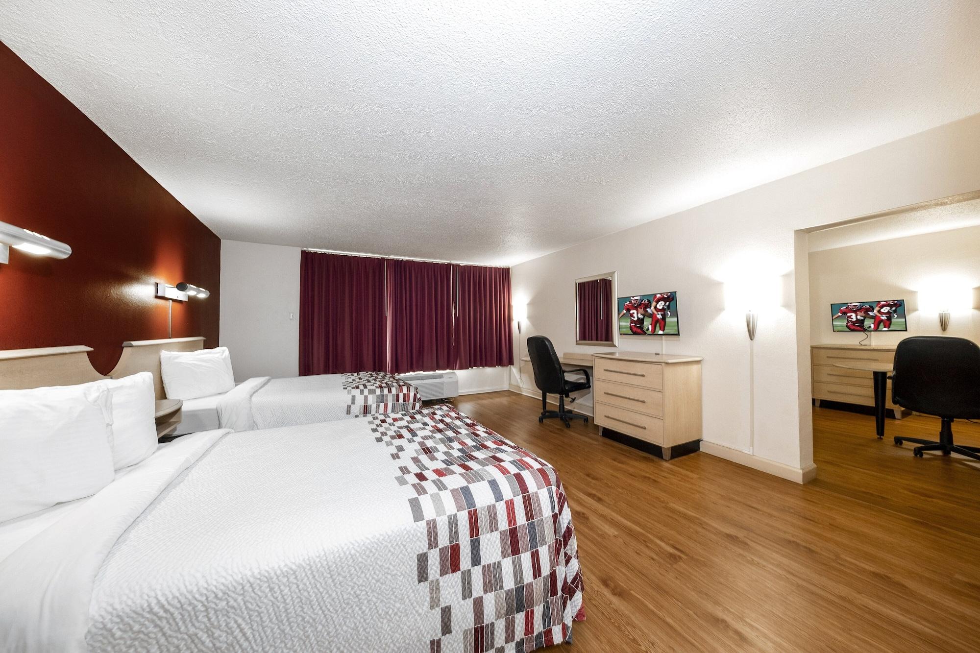 Red Roof Inn & Suites Уайтевилл Экстерьер фото