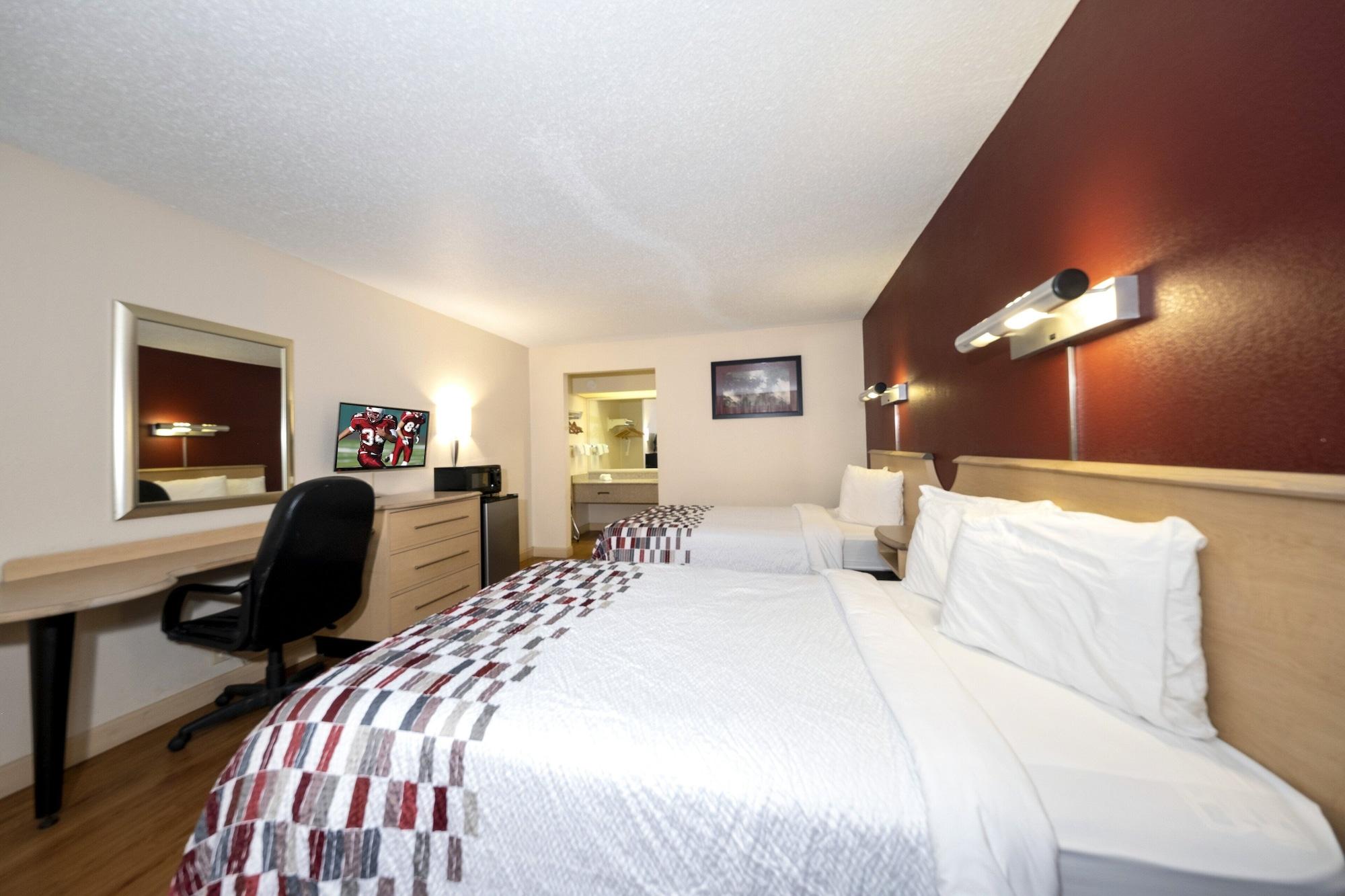Red Roof Inn & Suites Уайтевилл Экстерьер фото