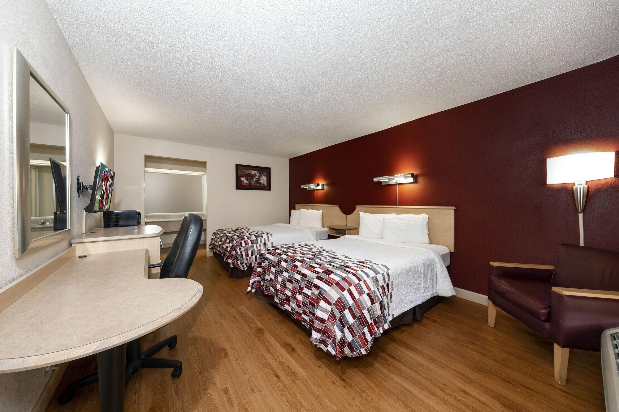Red Roof Inn & Suites Уайтевилл Экстерьер фото