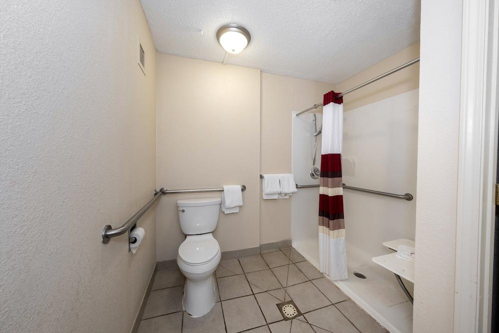 Red Roof Inn & Suites Уайтевилл Экстерьер фото
