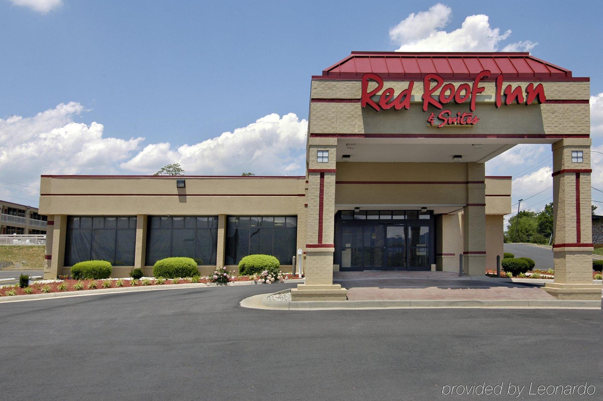 Red Roof Inn & Suites Уайтевилл Экстерьер фото
