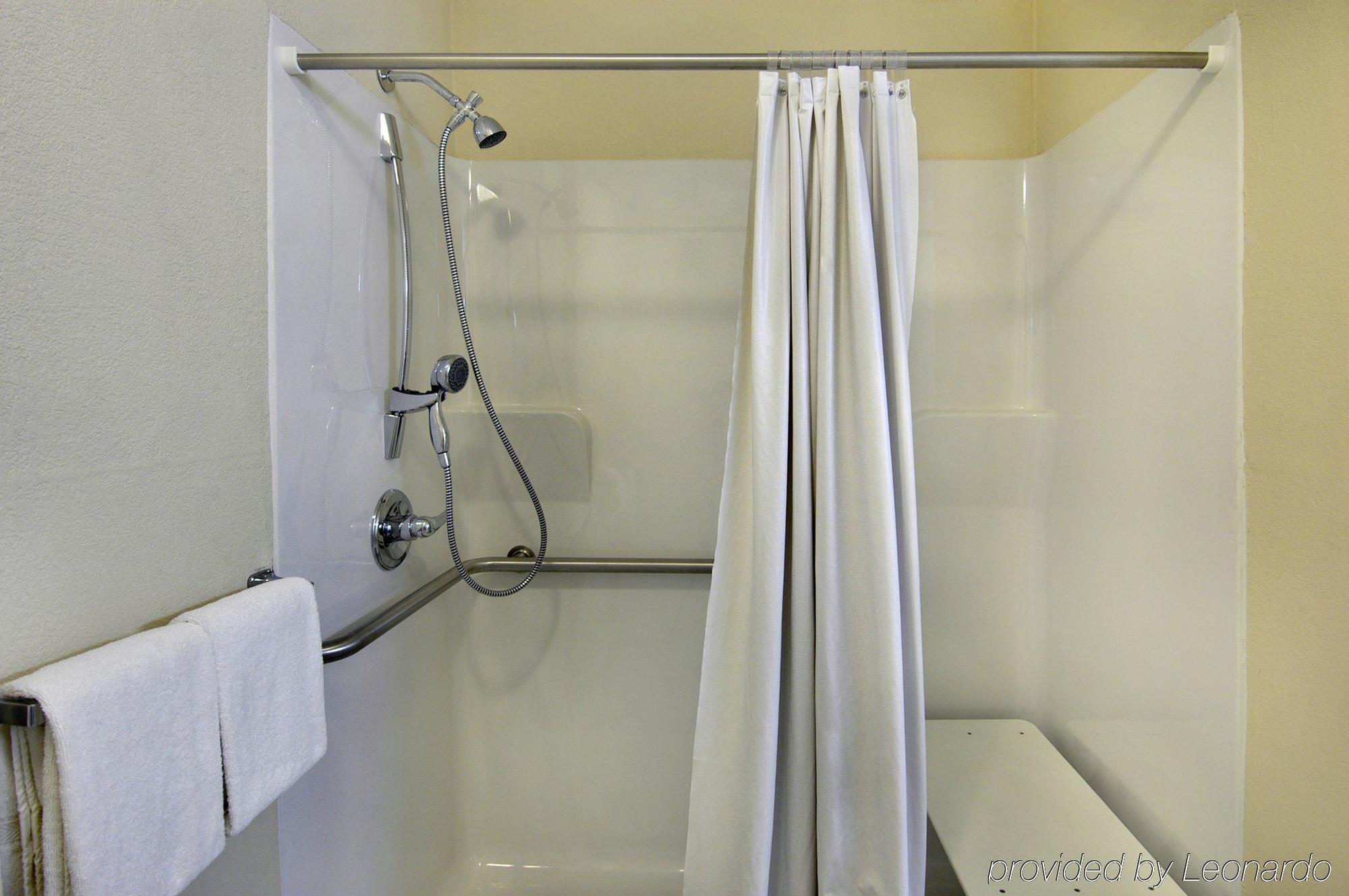 Red Roof Inn & Suites Уайтевилл Номер фото