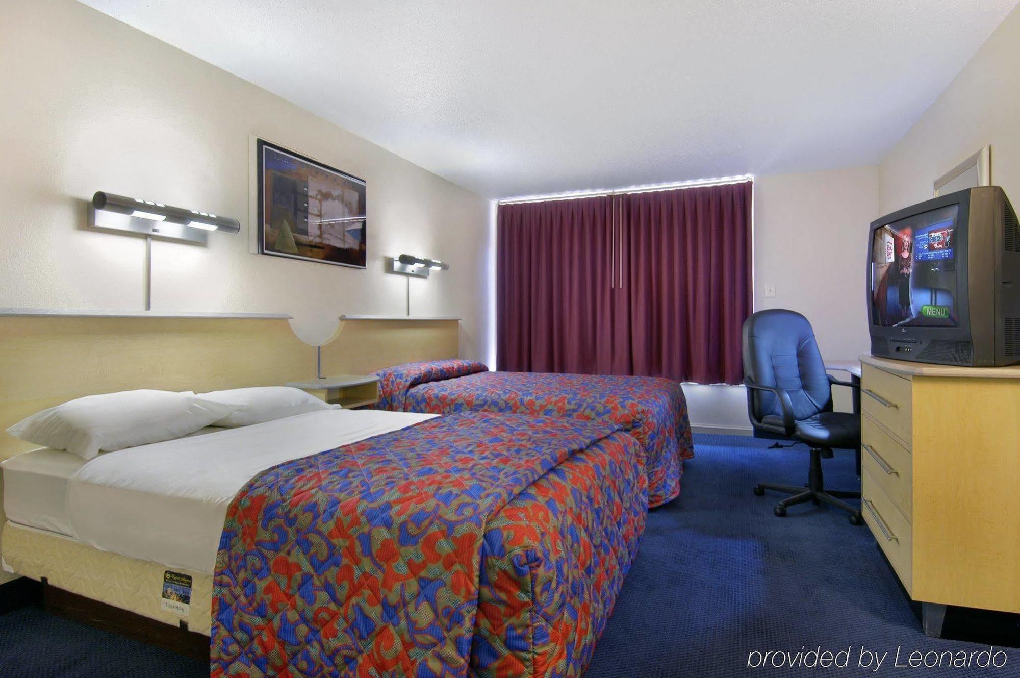 Red Roof Inn & Suites Уайтевилл Экстерьер фото